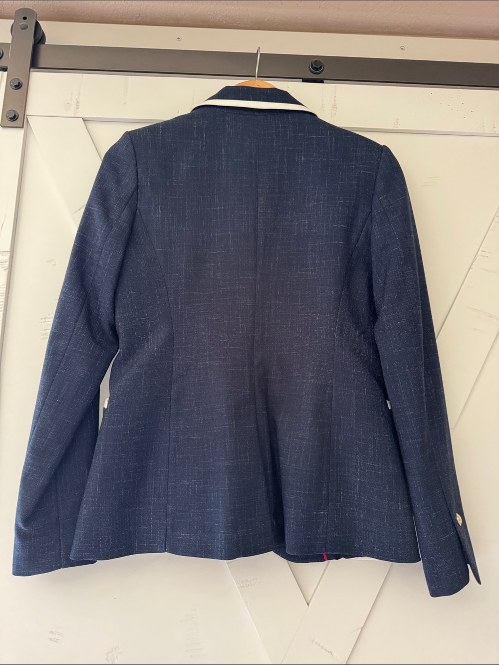 Tommy Hilfiger Women’s Navy Blazer with White Trim - Classic Tailored Jacket - Picture 2 of 6